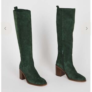 Intentionally blank forest green suede boots size 39
